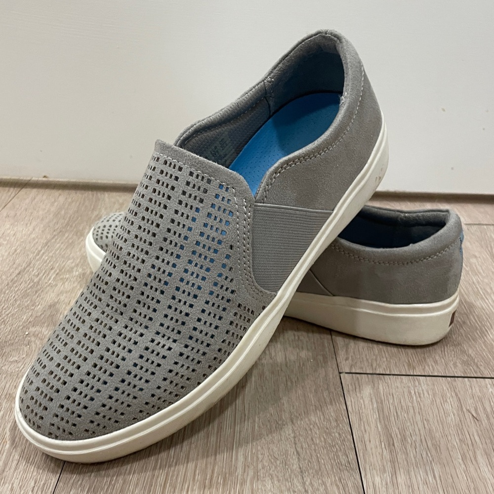 Women's Dr. Schools Slip-On Sneaker size 8.5